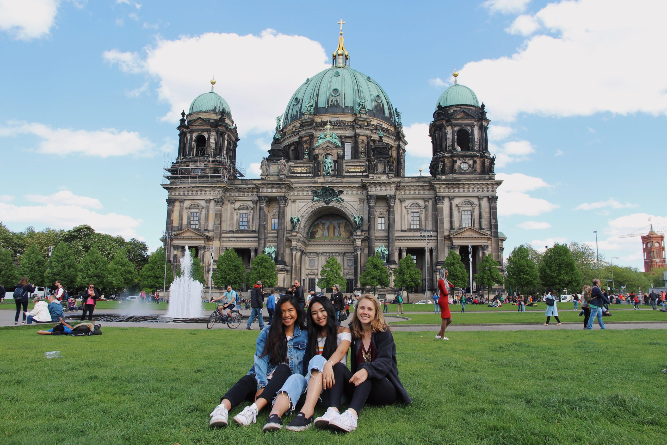 UCI Students at Berlin Museum Island